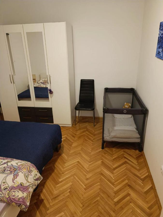 Apartments Josip Žrnovnica エクステリア 写真
